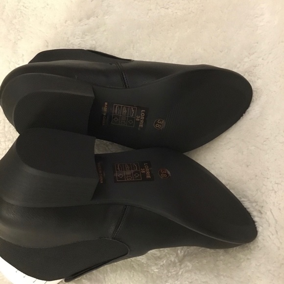 aesthetic cute boots Black Chelsea Booties - Picture 3 of 5